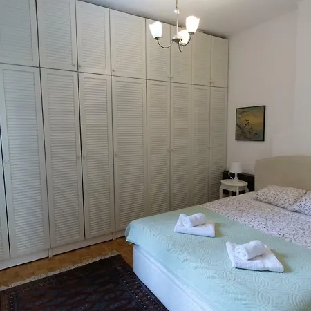Sunrise Apartment *